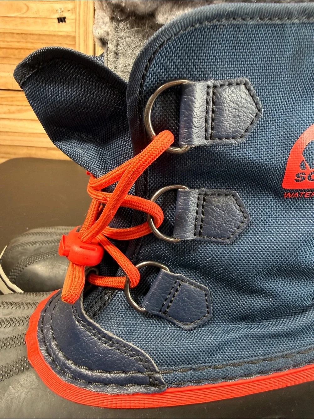 Sorel Yoot Pack Nylon Boots Waterproof Winter Boots in Navy with Red Trim Size 3